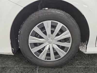 2019 Toyota Camry Hybrid LE