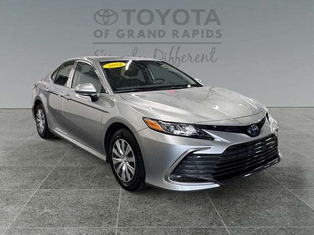 2022 Toyota Camry Hybrid LE