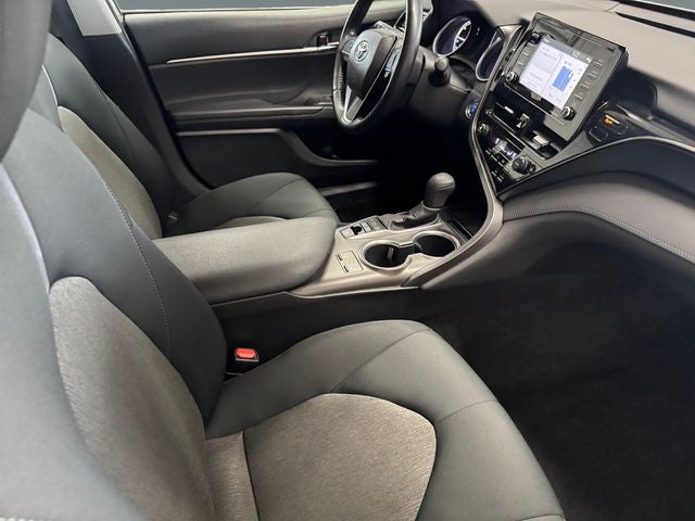 2022 Toyota Camry Hybrid LE