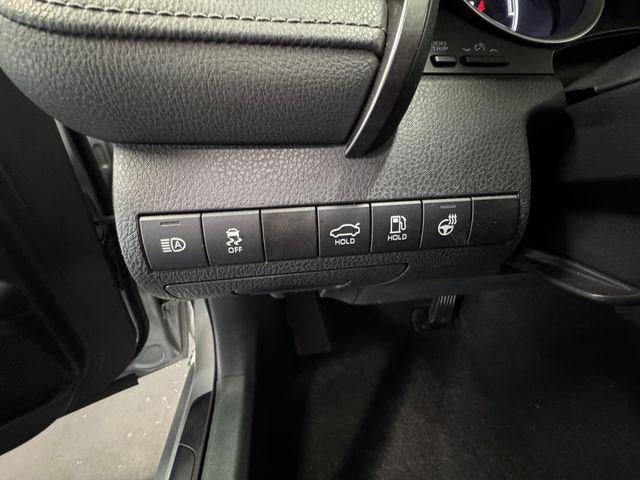 2022 Toyota Camry Hybrid LE