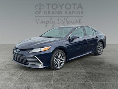 2022 Toyota Camry Hybrid XLE