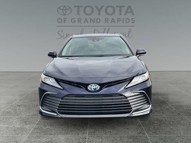 2022 Toyota Camry Hybrid XLE