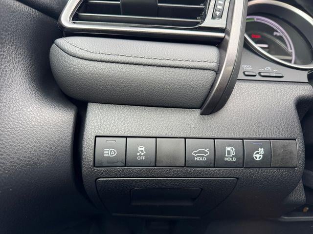 2022 Toyota Camry Hybrid XLE