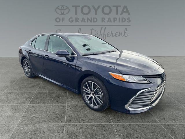 2022 Toyota Camry Hybrid XLE