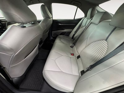 2022 Toyota Camry Hybrid SE