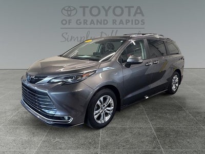 2024 Toyota Sienna Platinum 7 Passenger
