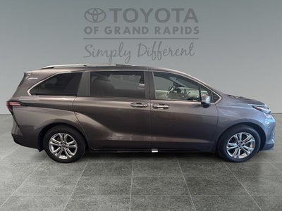 2024 Toyota Sienna Platinum 7 Passenger