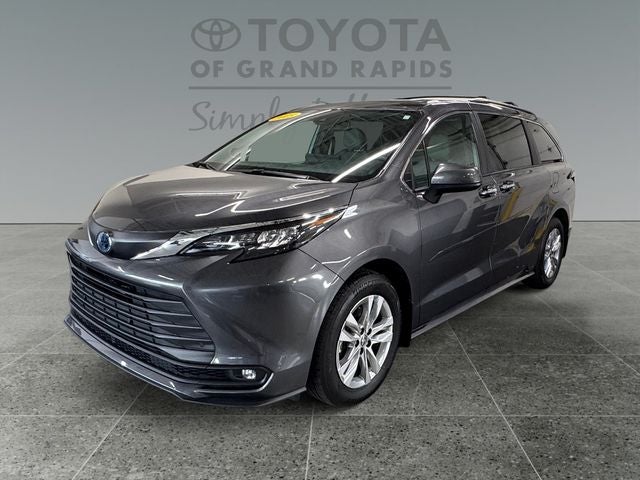 2025 Toyota Sienna XLE 7 Passenger