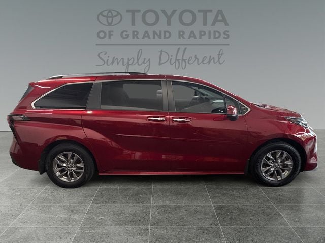 2023 Toyota Sienna XLE 7 Passenger