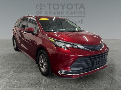 2023 Toyota Sienna XLE 7 Passenger
