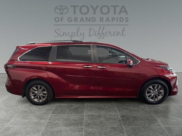 2023 Toyota Sienna XLE 7 Passenger