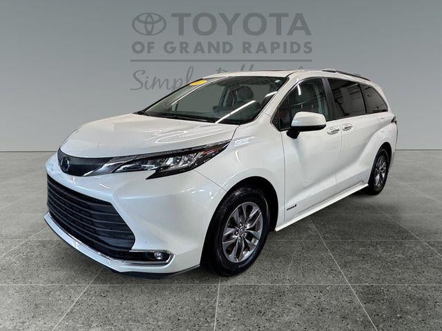2021 Toyota Sienna XLE 7 Passenger