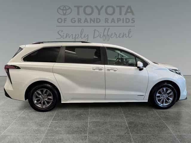 2021 Toyota Sienna XLE 7 Passenger