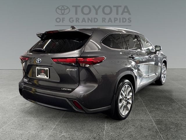 2022 Toyota Highlander Hybrid Limited