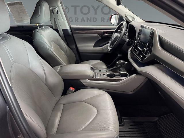 2022 Toyota Highlander Hybrid Limited