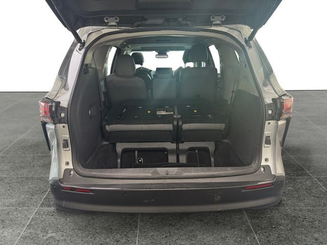 2021 Toyota Sienna XLE 8 Passenger