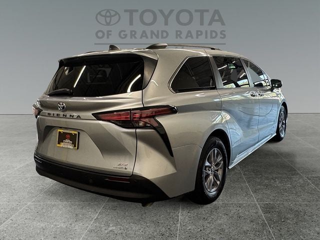 2021 Toyota Sienna XLE 8 Passenger
