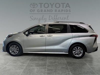 2021 Toyota Sienna XLE 8 Passenger