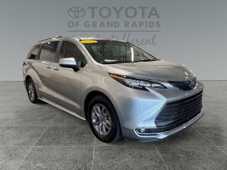 2021 Toyota Sienna XLE 8 Passenger