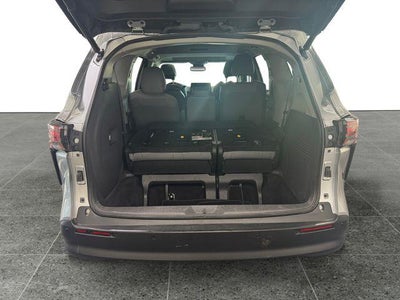 2021 Toyota Sienna XLE 8 Passenger