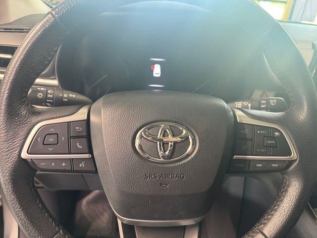 2021 Toyota Sienna XLE 8 Passenger