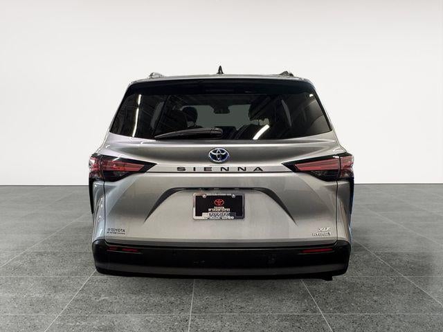 2021 Toyota Sienna XLE 8 Passenger
