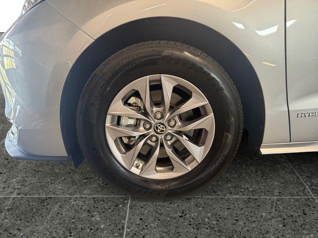 2021 Toyota Sienna XLE 8 Passenger
