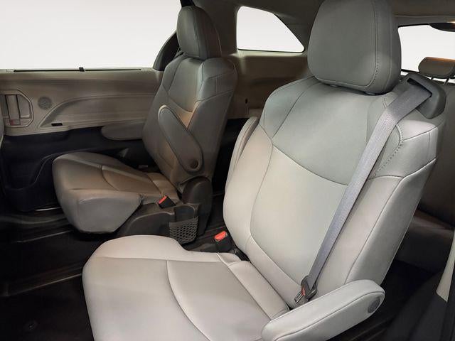2022 Toyota Sienna XLE 7 Passenger