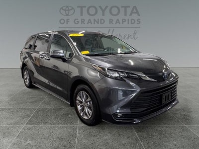 2025 Toyota Sienna XLE 7 Passenger