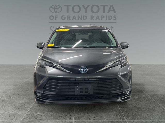 2025 Toyota Sienna XLE 7 Passenger