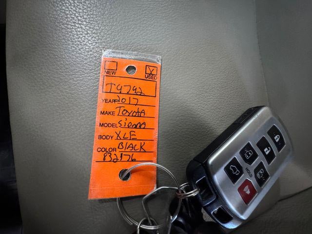 2017 Toyota Sienna XLE 8 Passenger