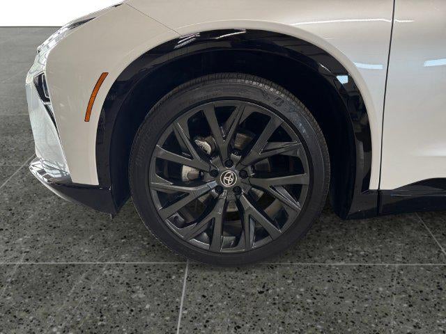 2025 Toyota Crown Signia Limited