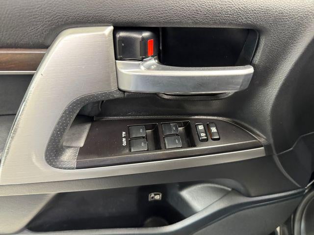 2017 Toyota Land Cruiser Base