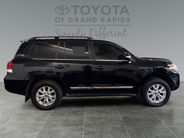 2017 Toyota Land Cruiser Base