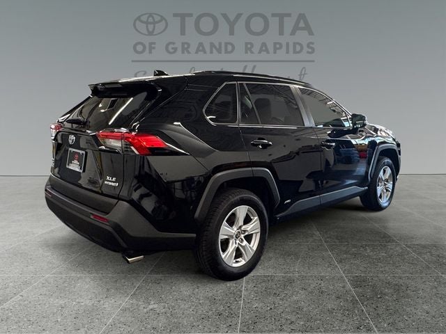 2020 Toyota RAV4 Hybrid XLE