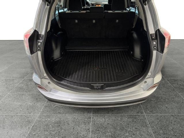 2018 Toyota RAV4 Hybrid XLE