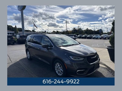 2022 Chrysler Pacifica Touring L 3.6 Liter V6 7 Passenger 3rd Row Seating