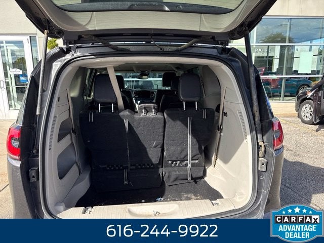 2022 Chrysler Pacifica Touring L 3.6 Liter V6 7 Passenger 3rd Row Seating