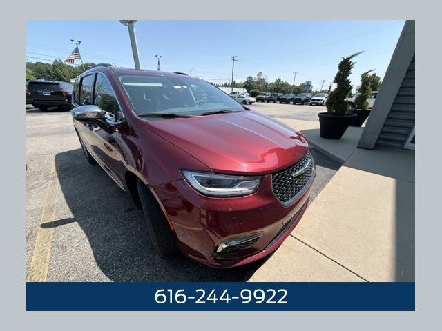 2023 Chrysler Pacifica Limited 3.6 Liter V6 7 Passenger 3rd Row Seating AWD