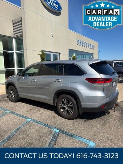 2017 Toyota Highlander LE Plus 3.5 Liter V6 AWD 3rd Row Seating