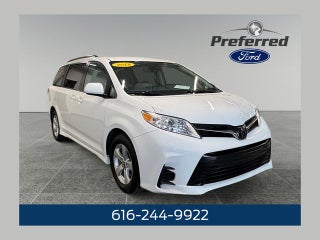 2018 Toyota Sienna LE 3.5 Liter V6 7 Passenger 3rd Row Seating