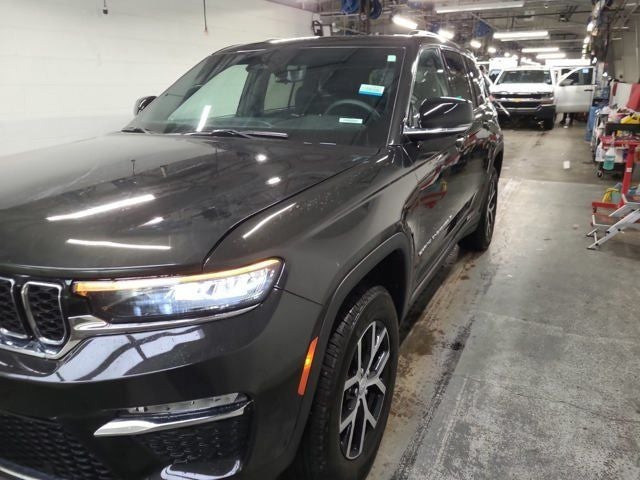 2024 Jeep Grand Cherokee Limited 3.6 Liter V6 4WD
