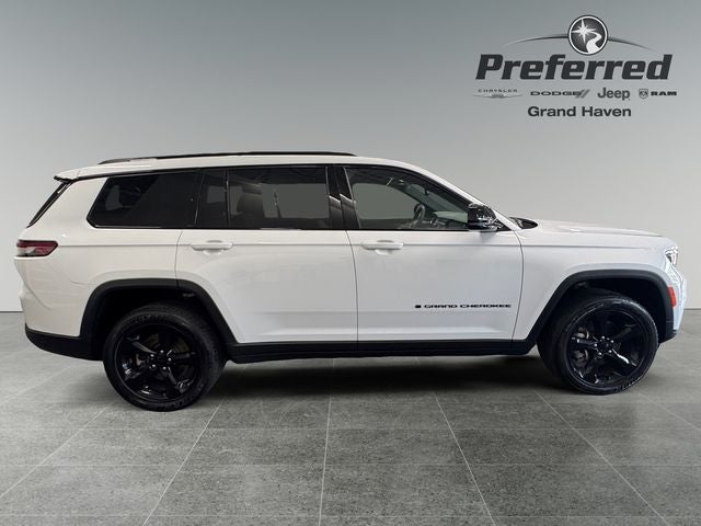 2023 Jeep Grand Cherokee L Altitude 3.6 Liter V6 4WD