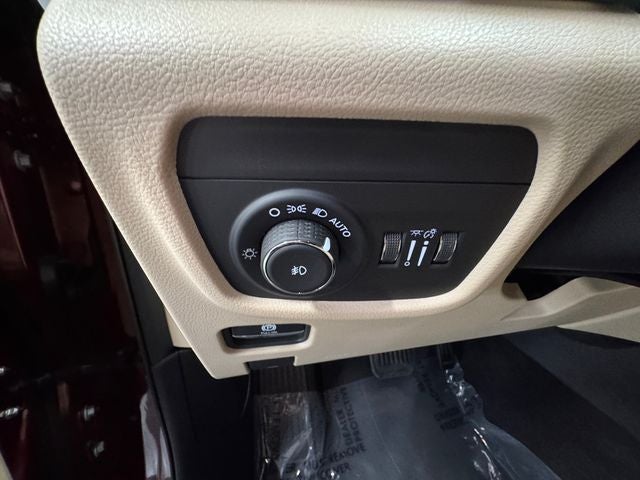 2025 Jeep Grand Cherokee L Limited 4x4