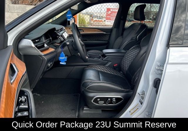 2025 Jeep Grand Cherokee L Summit 3.6 Liter V6 4WD