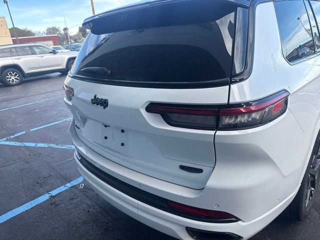 2024 Jeep Grand Cherokee L Summit 5.7 Liter V8 Hemi 4WD