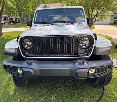 2025 Jeep Gladiator Willys 3.6 Liter V6 Automatic 4WD
