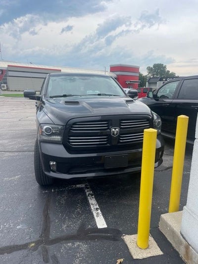 2017 RAM 1500 Sport 5.7 Liter V8 Hemi Crew Cab 4WD