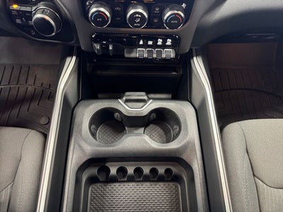 2022 RAM 1500 Big Horn Crew Cab 4x4 5'7' Box