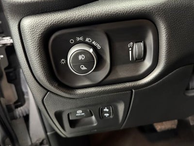 2022 RAM 1500 Big Horn Crew Cab 4x4 5'7' Box
